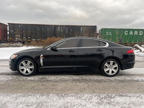 Used 2010 Jaguar XF Luxury image 4