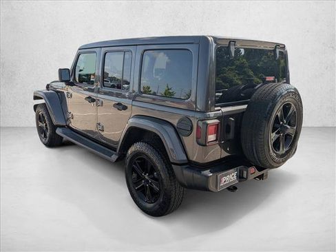 Used 2019 Jeep Wrangler Unlimited Sahara AWD/4WD image 7