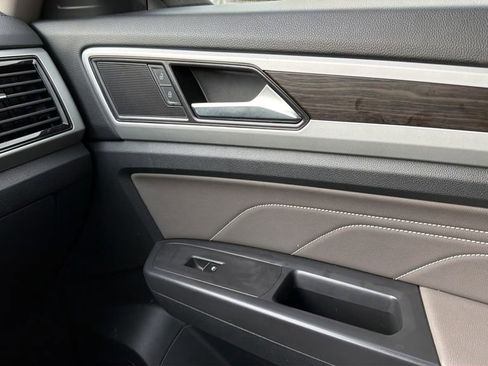 Used 2023 Volkswagen Atlas SE w/ Panoramic Sunroof Package image 22