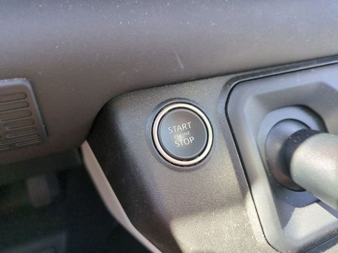 Used 2024 Land Rover Defender 110 SE image 23