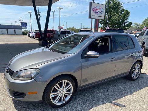 Used 2011 Volkswagen Golf 4-Door FWD image 1