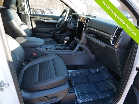 Used 2025 Ford Ranger Lariat w/ FX4 Off-Road Package image 8