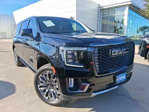 Used 2023 GMC Yukon XL Denali Ultimate AWD/4WD image 1