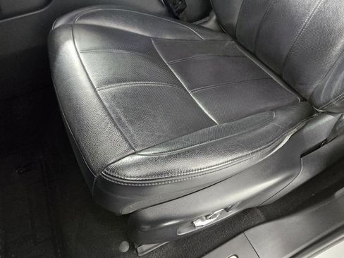 Used 2022 Land Rover Range Rover Evoque R-Dynamic S image 13