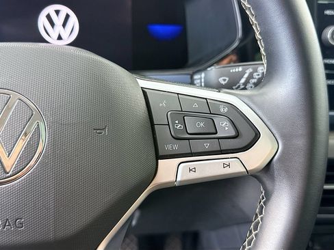 Used 2023 Volkswagen Taos SE FWD image 12