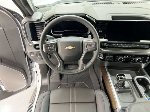 Used 2024 Chevrolet Silverado 1500 High Country w/ High Country Premium Package AWD/4WD image 21