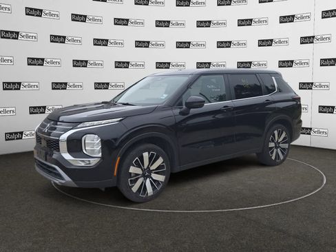 Used 2025 Mitsubishi Outlander SE AWD/4WD image 2