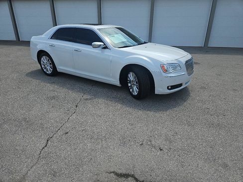 Used 2014 Chrysler 300 C w/ Beats Audio Group AWD/4WD image 3