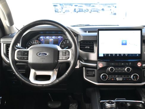 Used 2024 Ford Expedition XLT image 34
