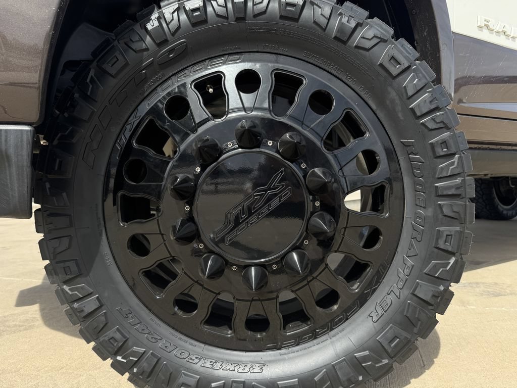 Used 2024 RAM 3500 Limited w/ Towing Technology Group AWD/4WD image 9