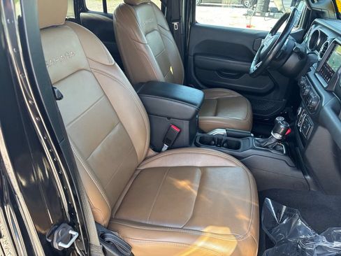 Used 2021 Jeep Wrangler Unlimited Sahara w/ Cold Weather Group AWD/4WD image 32