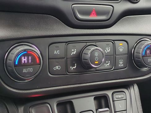 Used 2020 GMC Terrain SLT w/ Preferred Package image 33