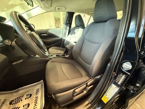 Used 2021 Toyota Corolla LE image 24