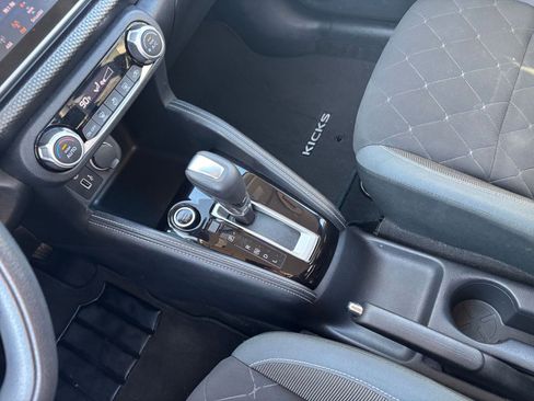 Used 2020 Nissan Kicks SV image 40