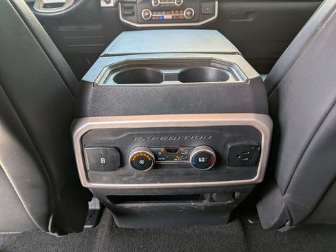 Used 2022 Ford Expedition XLT AWD/4WD image 15