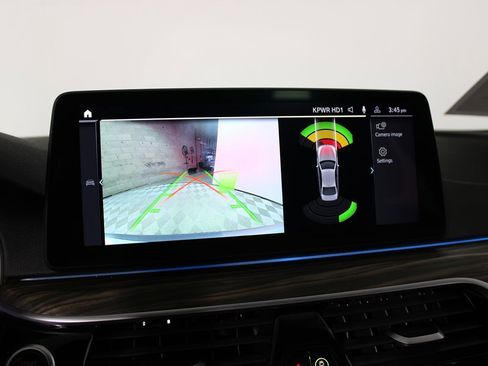 Used 2023 BMW 530e w/ M Sport Package image 31