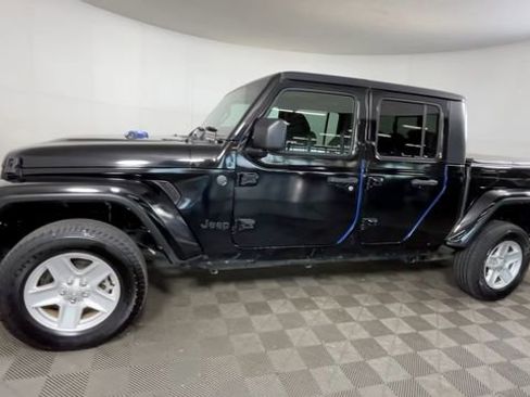 Used 2023 Jeep Gladiator Sport AWD/4WD image 7