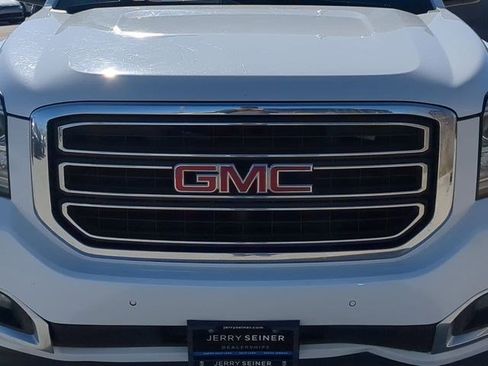 Used 2019 GMC Yukon XL SLT w/ Open Road Package AWD/4WD image 10