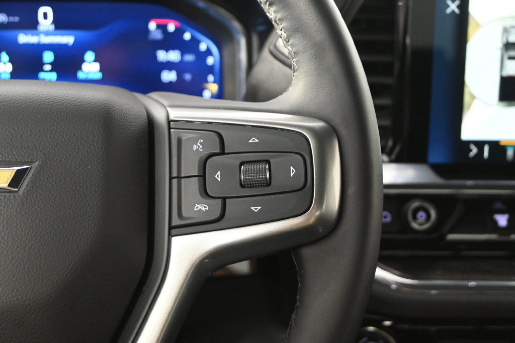 Used 2025 Chevrolet Silverado 3500 LTZ w/ LTZ Premium Package AWD/4WD image 37