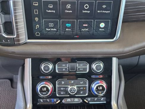 Used 2023 GMC Yukon Denali w/ Denali Reserve Package AWD/4WD image 12