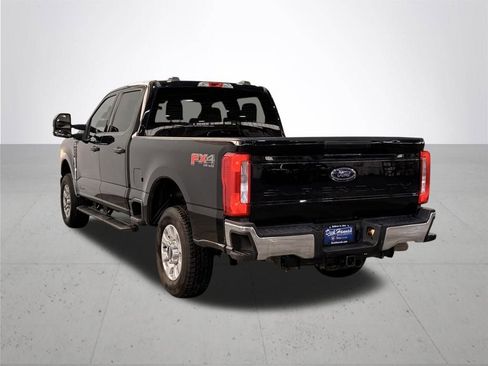 Used 2024 Ford F250 XLT w/ FX4 Off-Road Package image 12