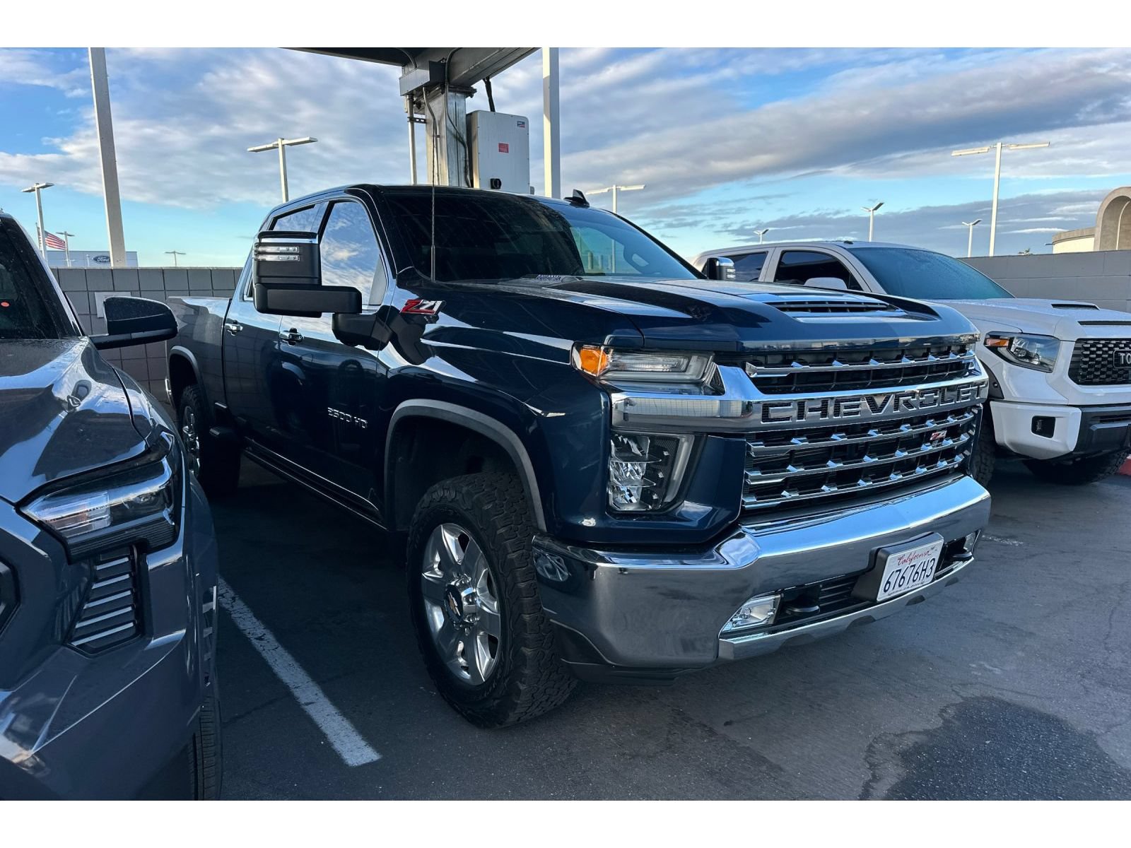 Used 2022 Chevrolet Silverado 2500 LTZ AWD/4WD image 2