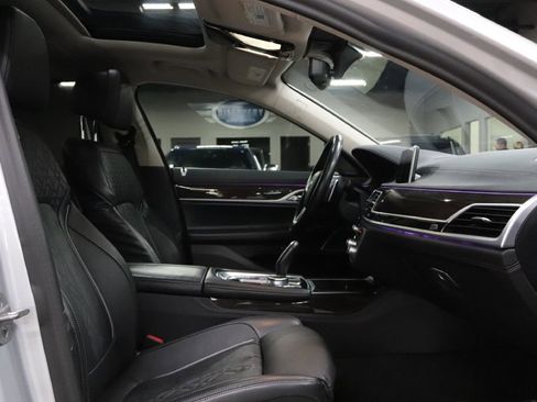 Used 2020 BMW 740i image 23