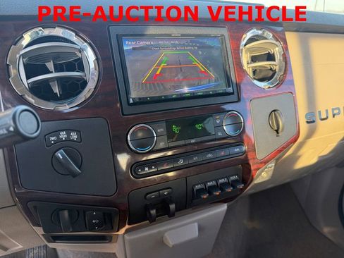 Used 2010 Ford F250 Lariat image 16