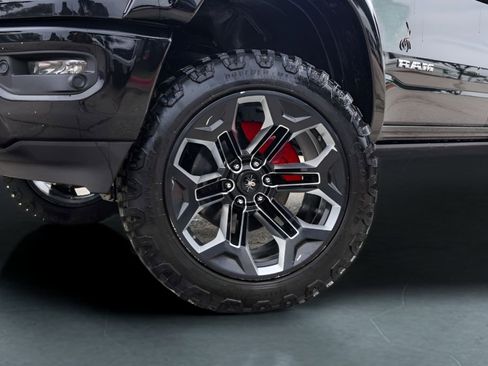 Used 2022 RAM 1500 Laramie w/ Sport Appearance Package AWD/4WD image 4
