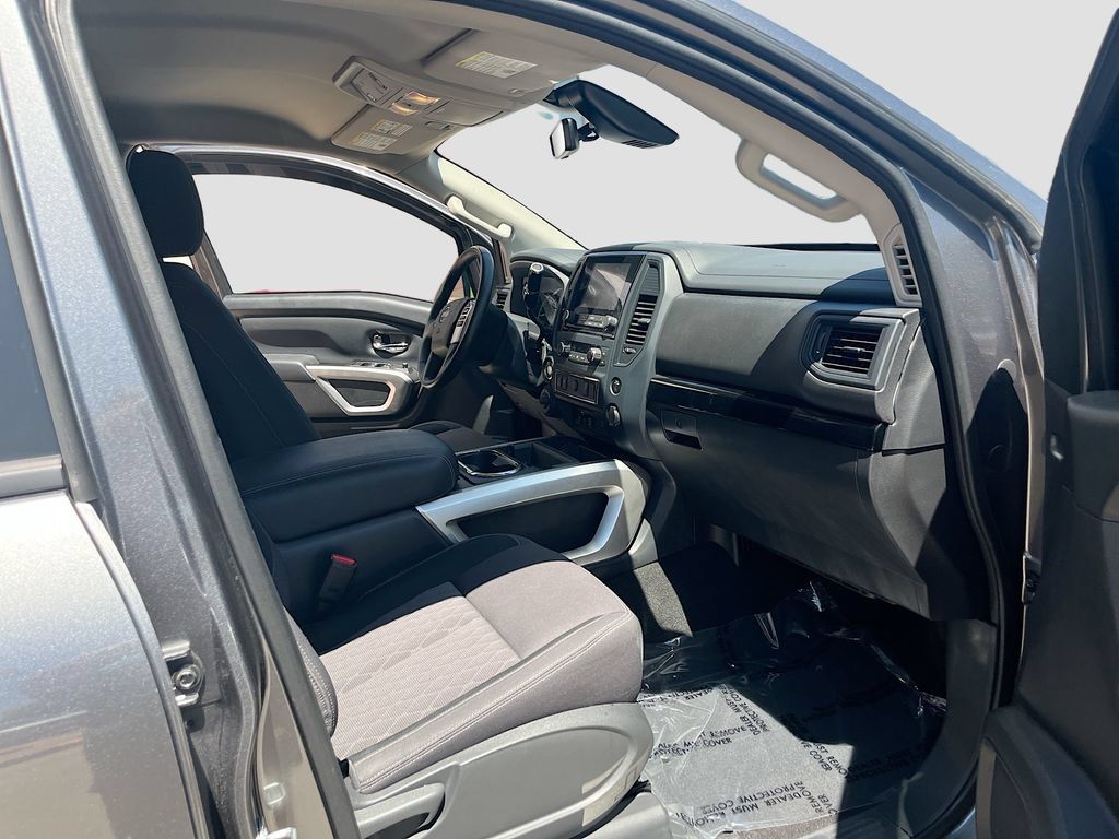 Used 2024 Nissan Titan SV w/ SV Convenience Package AWD/4WD image 29