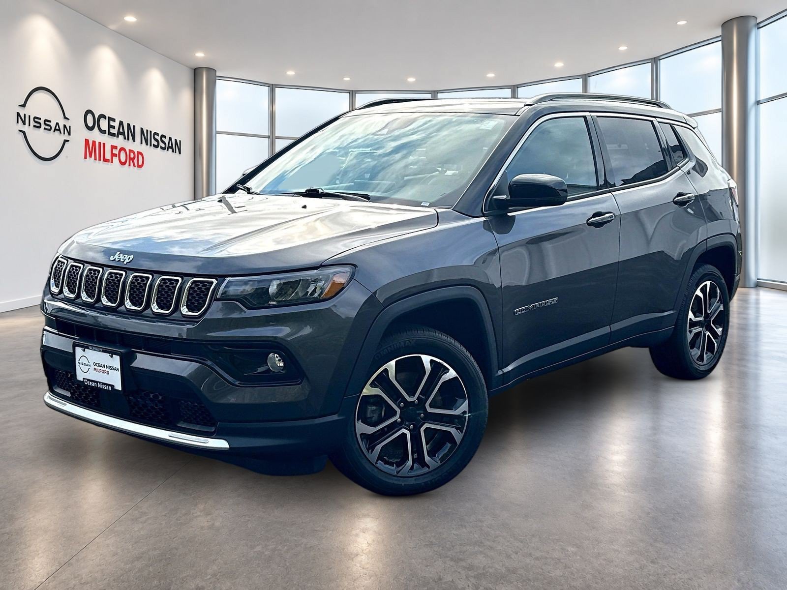Used 2023 Jeep Compass Limited w/ Sun and Sound Group AWD/4WD image 1