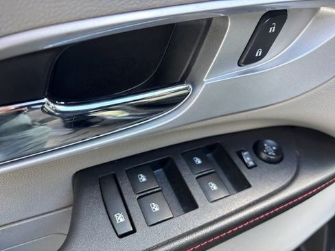 Used 2015 Chevrolet Equinox LT w/ Driver Convenience Package image 13