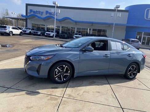 Used 2024 Nissan Sentra SV image 5