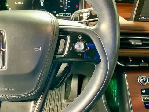 Used 2020 Lincoln Aviator Reserve w/ Elements Package Plus image 27