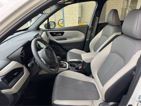 Used 2025 Subaru Forester Limited image 8