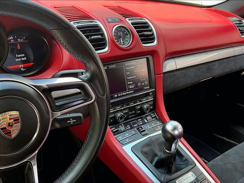 Certified 2016 Porsche Boxster Spyder RWD image 10