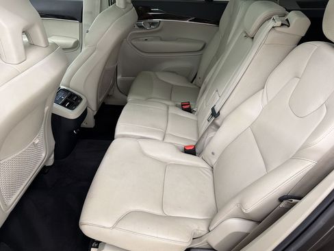Used 2018 Volvo XC90 T6 Momentum w/ Convenience Package AWD/4WD image 14