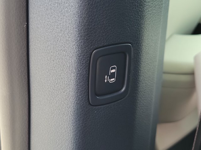 Used 2025 Kia Carnival SX Prestige FWD image 11