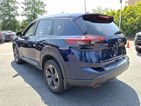 Certified 2024 Nissan Rogue SV w/ SV Premium Package FWD image 5