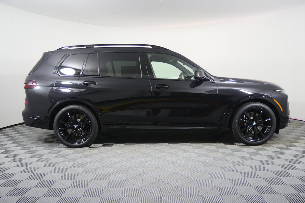 Used 2027 BMW X7 xDrive40i w/ Executive Package AWD/4WD image 3