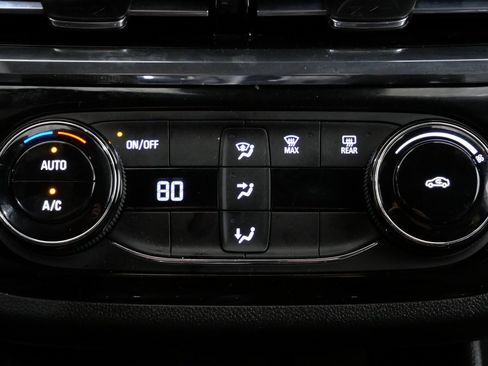 Used 2025 Buick Envista Sport Touring image 19