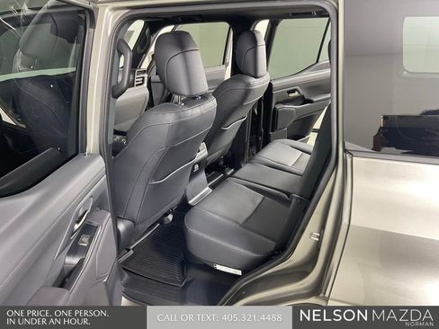 Used 2025 Lexus GX 550 w/ Accessory Package (2T) AWD/4WD image 13