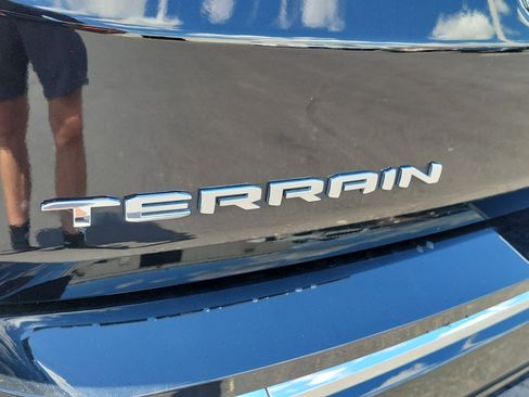 Used 2024 GMC Terrain Denali w/ Denali Premium Package AWD/4WD image 7