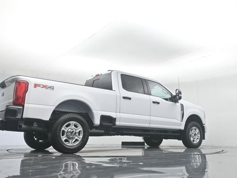 New 2026 Ford F250 XLT w/ FX4 Off-Road Package AWD/4WD image 52