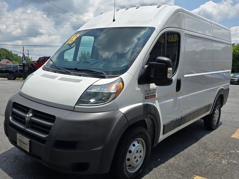Used 2018 RAM ProMaster 2500 w/ Interior Convenience Group FWD image 3