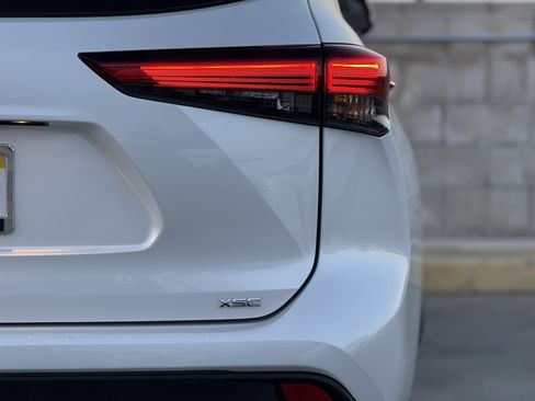 Used 2023 Toyota Highlander XSE image 13