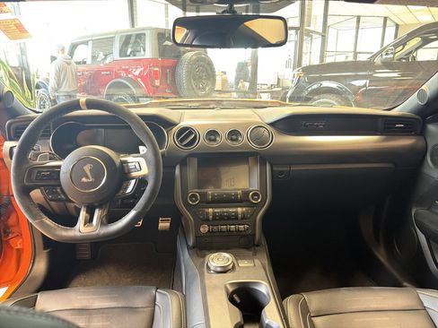 Used 2020 Ford Mustang Shelby GT500 w/ Technology Package image 16