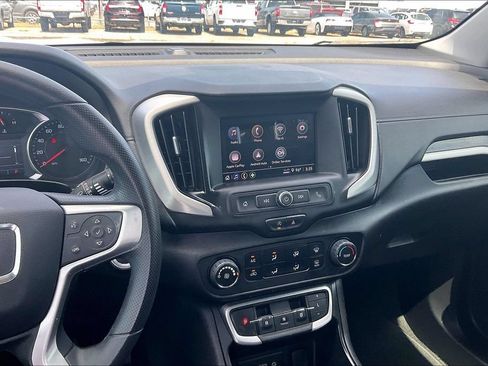 Used 2024 GMC Terrain SLE FWD image 9