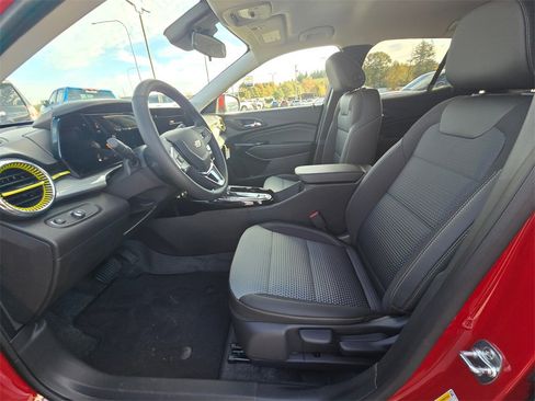 New 2026 Chevrolet Trax LT w/ Driver Confidence Package image 17