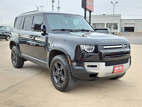 Used 2023 Land Rover Defender 110 image 4